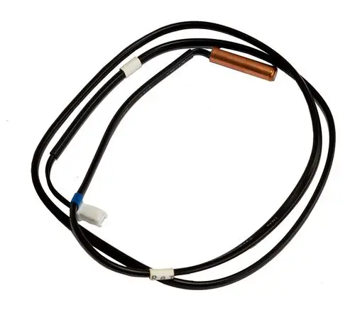 Temperaturfühler von Daikin mit zwei schwarzen Kabeln und einem kupferfarbenen Element, geeignet für den Einsatz in Heizsystemen.